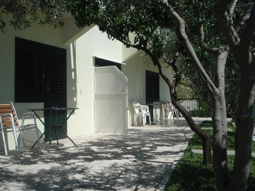 Apartments Smiljana Omiš Eksteriør bilde
