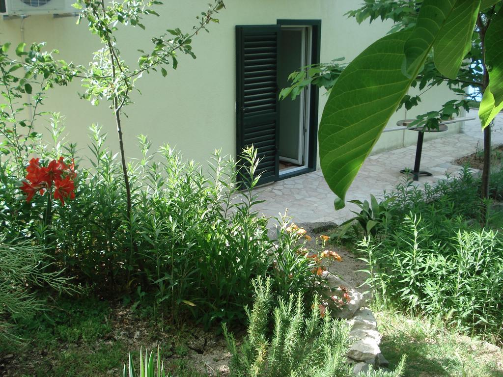 Apartments Smiljana Omiš Eksteriør bilde