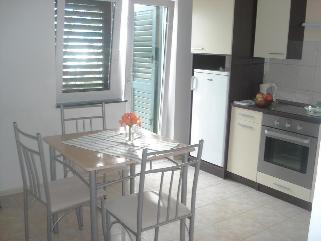 Apartments Smiljana Omiš Eksteriør bilde