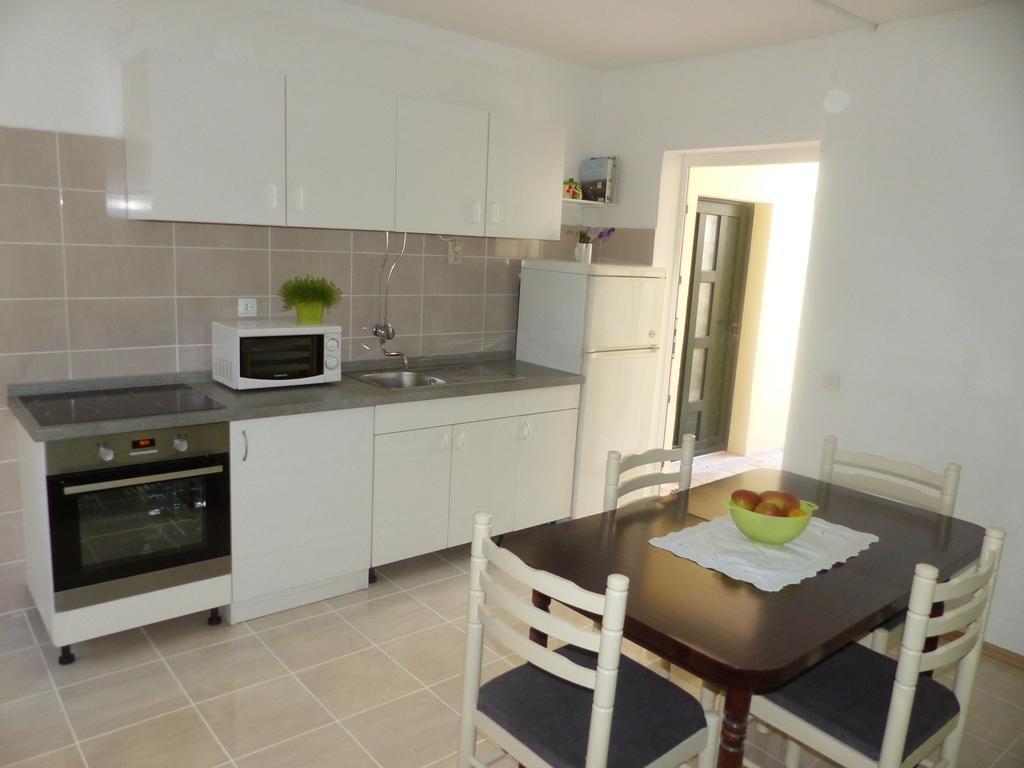 Apartments Smiljana Omiš Eksteriør bilde