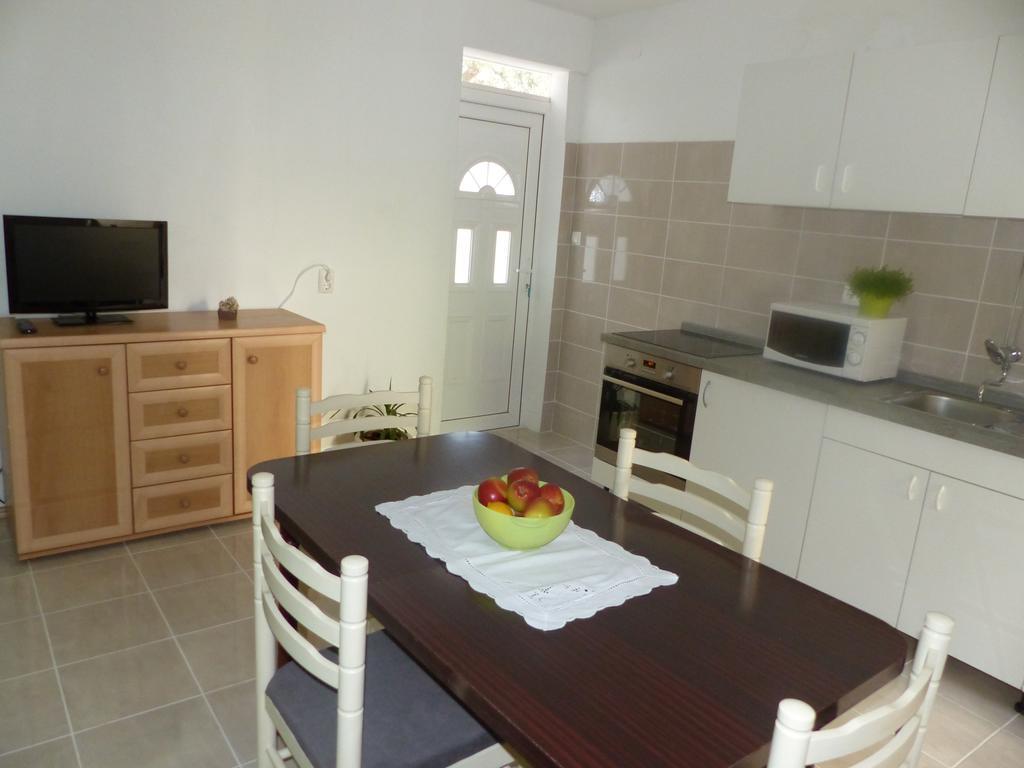 Apartments Smiljana Omiš Eksteriør bilde