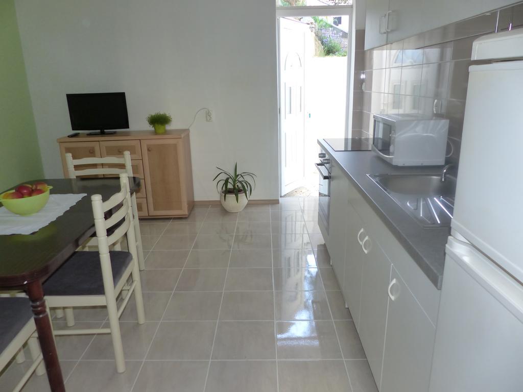 Apartments Smiljana Omiš Eksteriør bilde