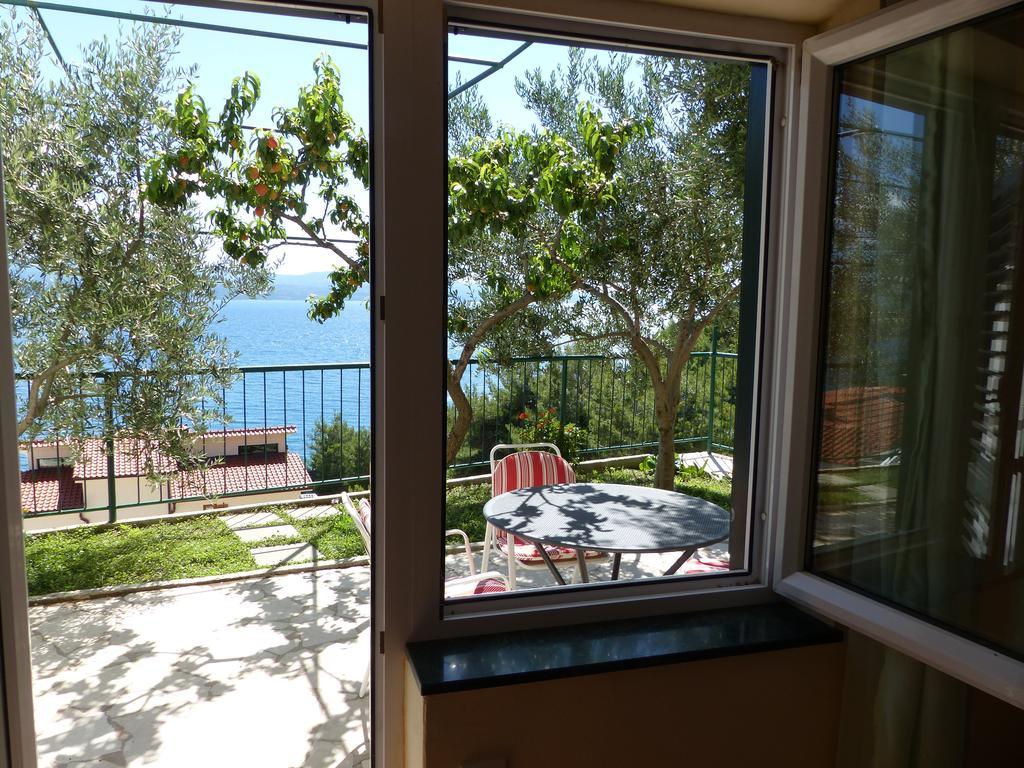 Apartments Smiljana Omiš Eksteriør bilde