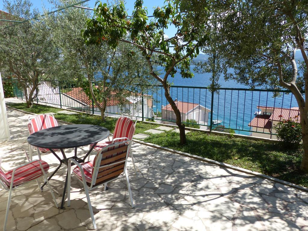 Apartments Smiljana Omiš Eksteriør bilde