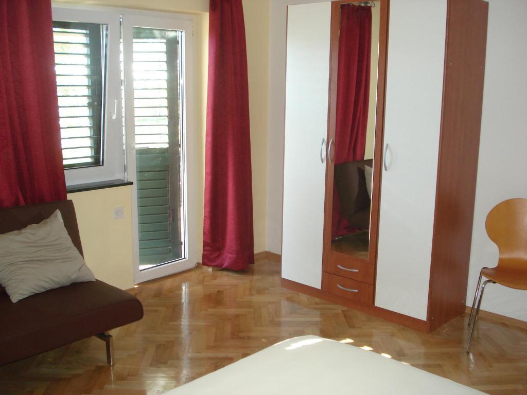 Apartments Smiljana Omiš Eksteriør bilde